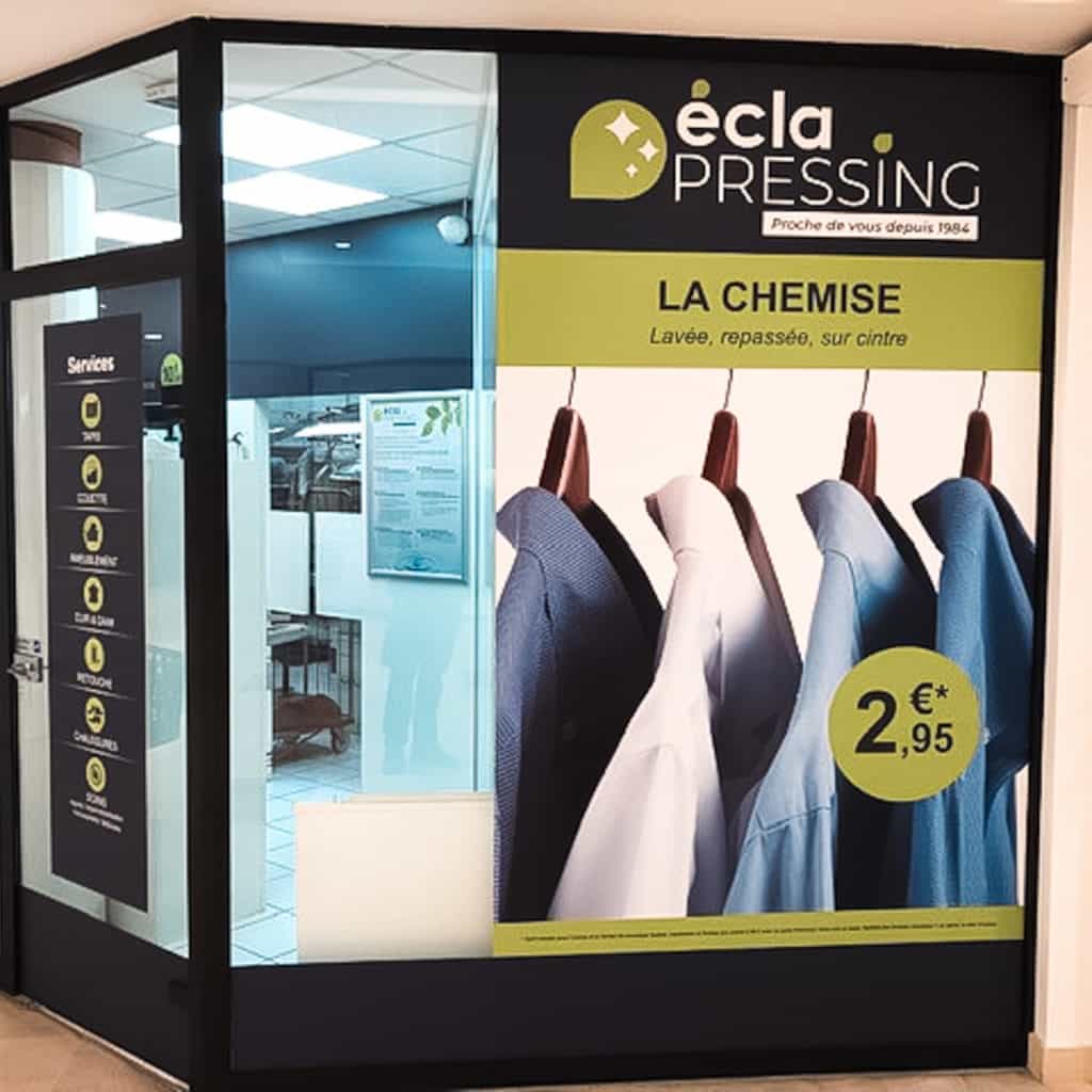Façade de boutique dans un galerie marchande de l'agglomération nantaise
