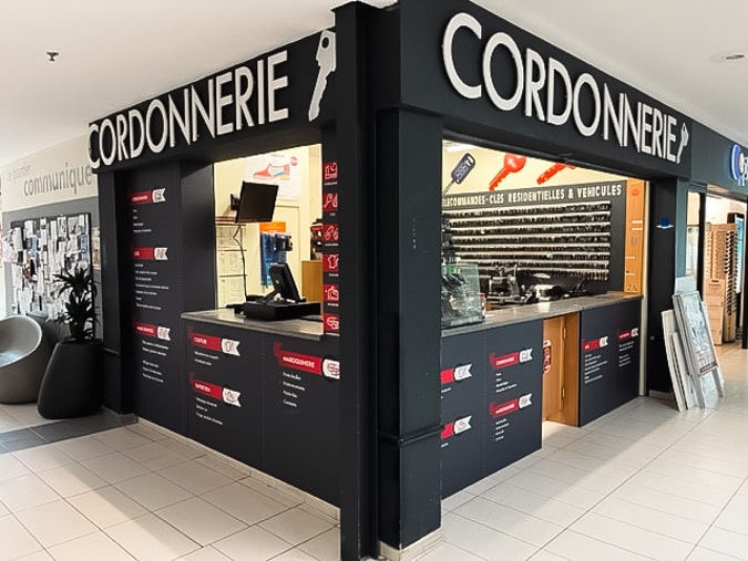 Façade de commerce d'un cordonnier à Nantes