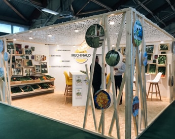 Exemple de stand habillé par Graphitis
