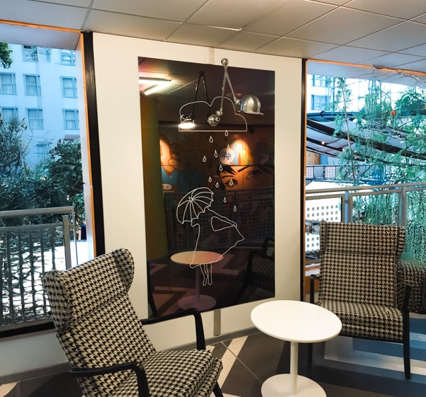 Exemple de panneau décoratif dans un hôtel Hyatt