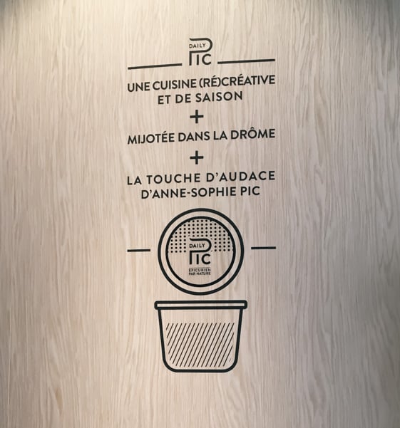 Panneau de restaurant sur Nantes