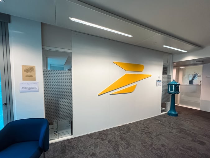 Signature commerciale d'intérieur dans un commerce La Poste sur Nantes