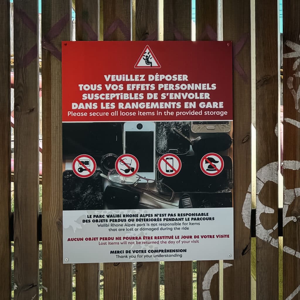 Panneau de signalétique de sécurité fabriqué dans notre atelier à côté de Nantes