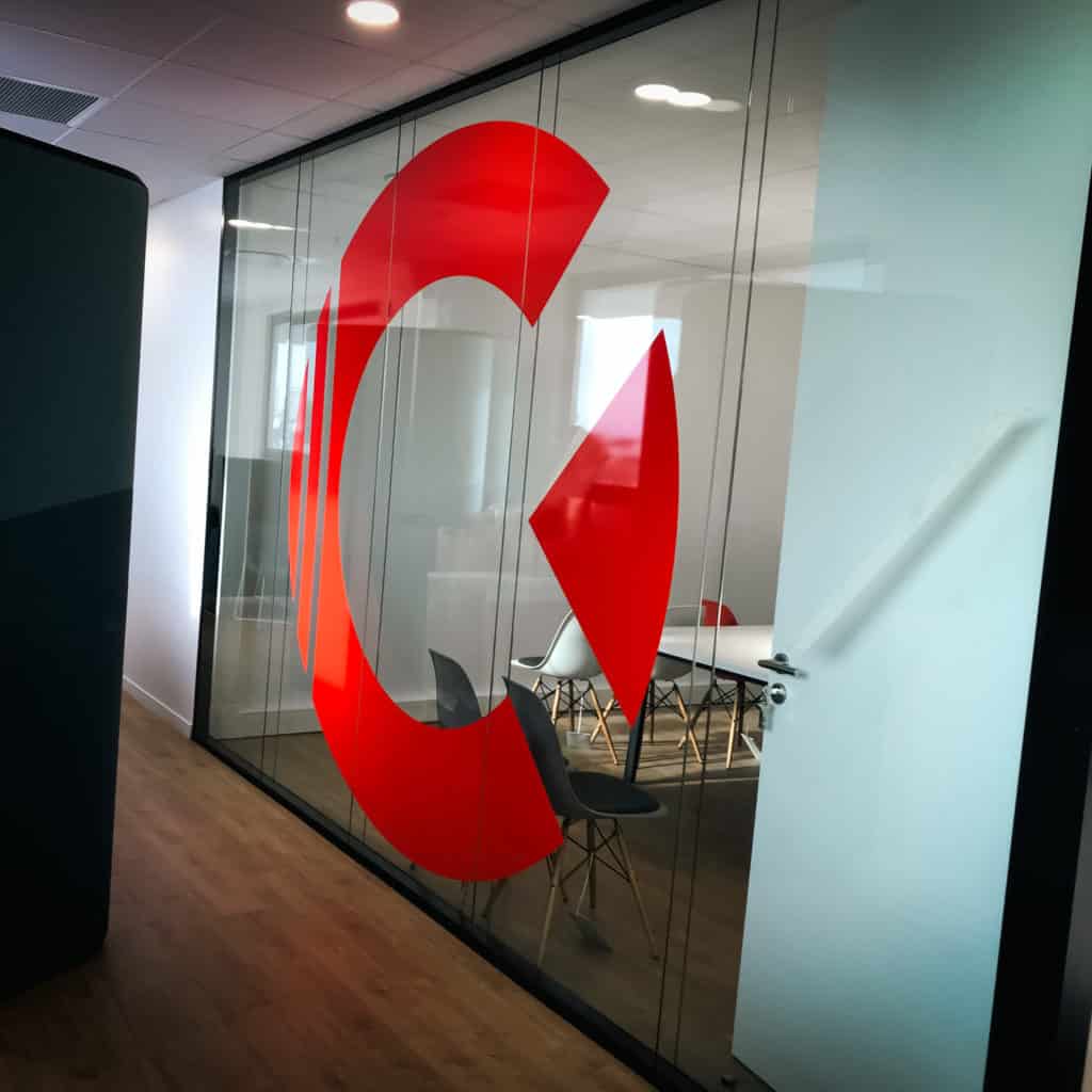 Exemple de vitrophanie réalisée sur Nantes par Graphitis