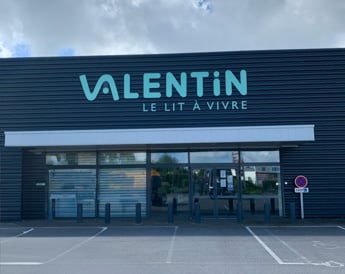 Enseigne commerciale fabriquée à Nantes pas Graphitis