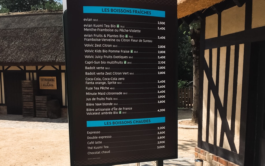Panneau pour menu de restaurant installé par Graphitis