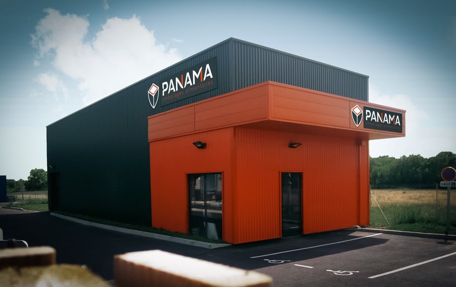 Enseigne sur mesure installée à Nantes pour la société Panama