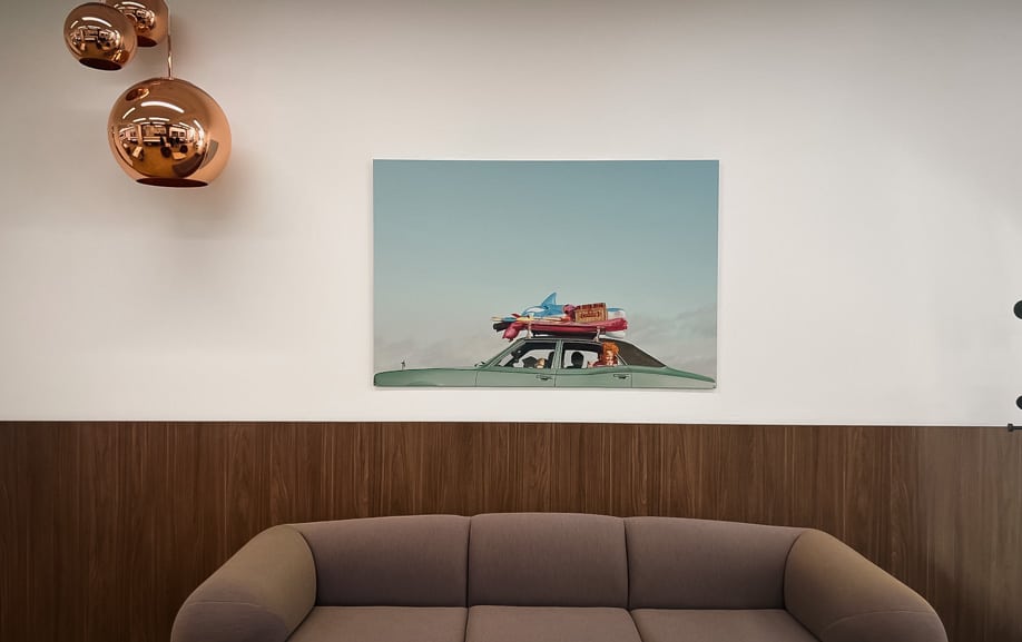 Installation murale avec entretoises dans un cabinet d’avocat à Paris