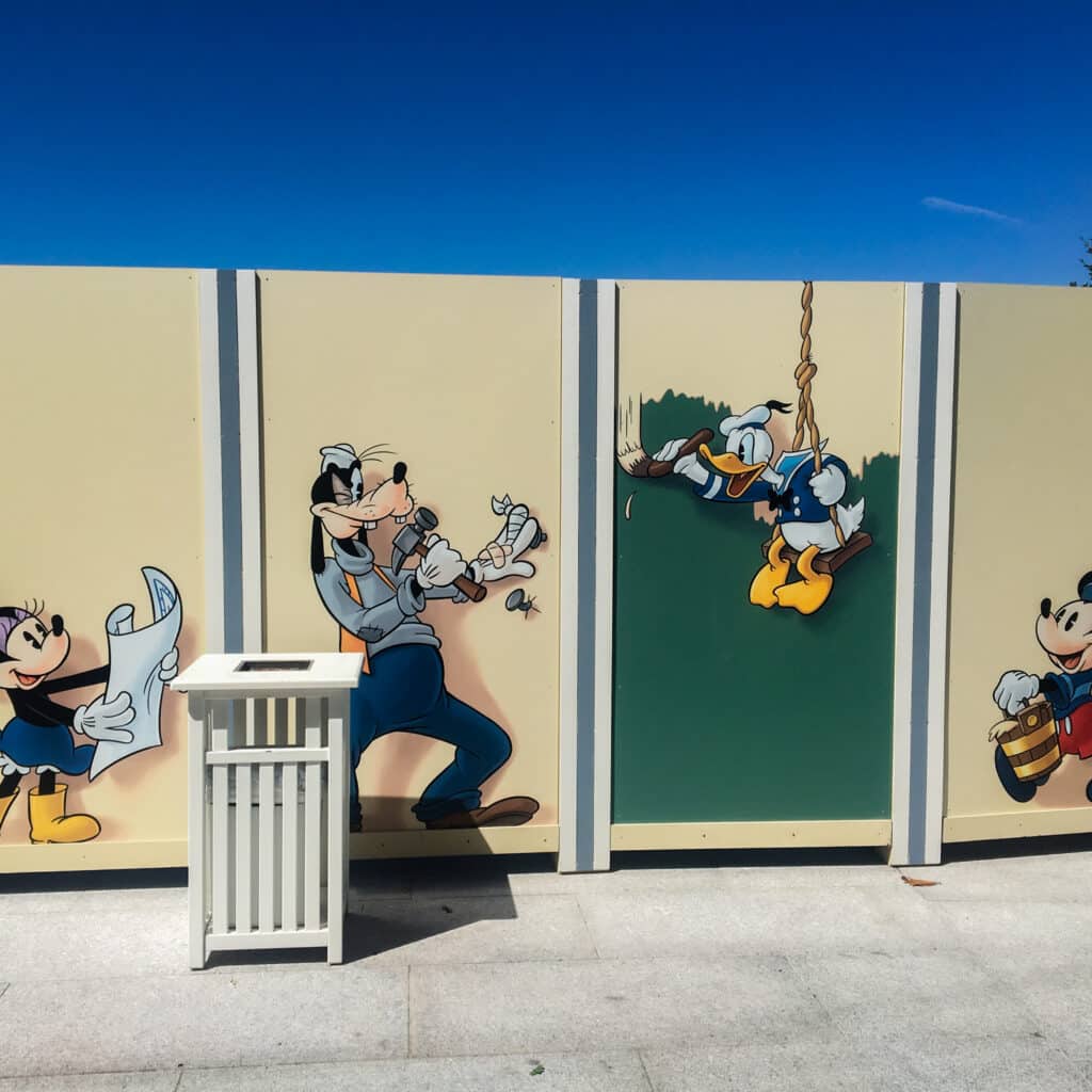 Habillage d'une palissade de chantier réalisé par Graphitis