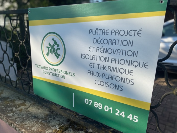 Panneau chantier d'une entreprise située à Nantes