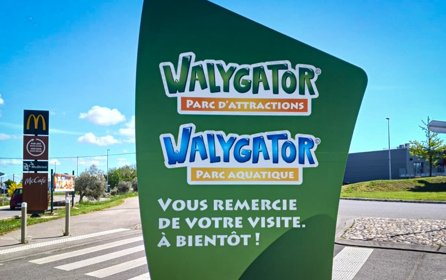 Enseigne de signalétique directionnelle extérieure pour le parc d'attraction Walygator
